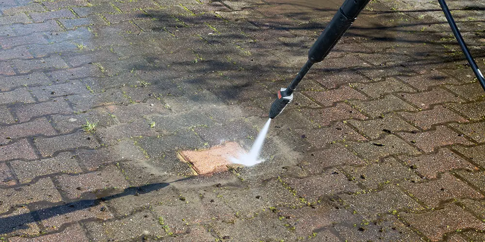 Over 20 Years Of Experience Driveway Cleaning